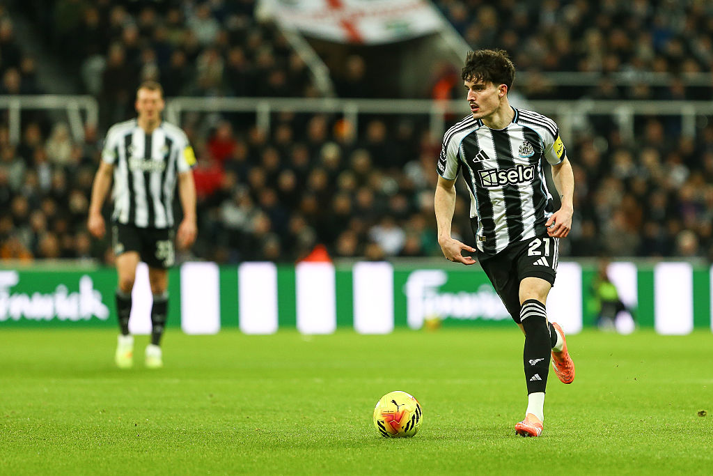 PL: a Newcastle védőjét szerződtetné a Manchester City! – sajtóhír