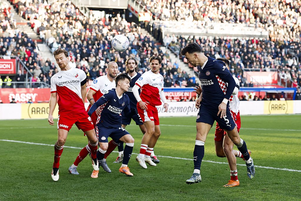 Eredivisie: hátrányból győzött a PSV, csak egy pontot szerzett a Feyenoord – KÖRKÉP