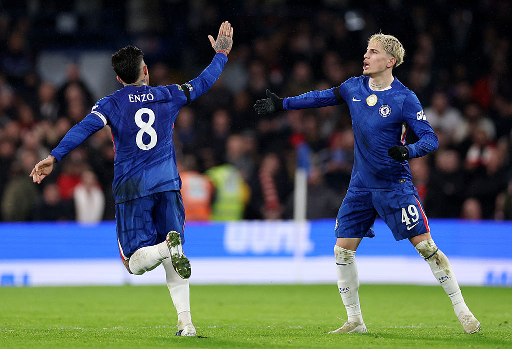 Nagy fogásra készülnek Párizsban: a PSG megkörnyékezte a Chelsea középpályását – sajtóhír