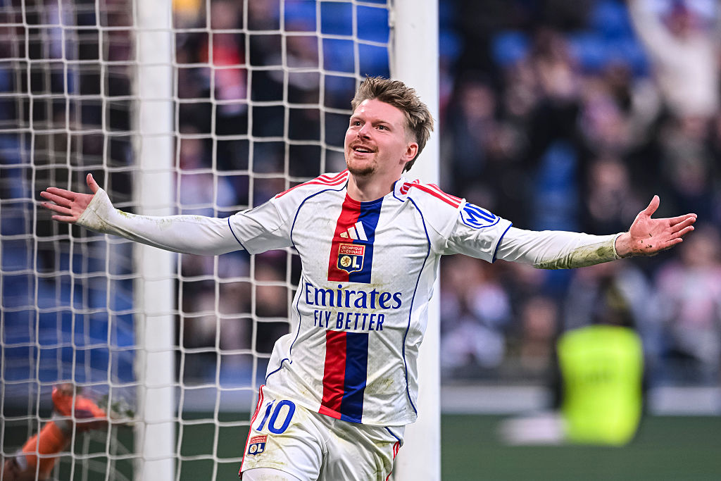 A Premier League-ből érdeklődnek a Lyon támadója iránt! – sajtóhír