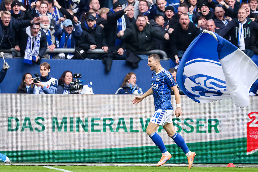 Bundesliga 2: Edin Dzeko máris letette a névjegyét! – videóval