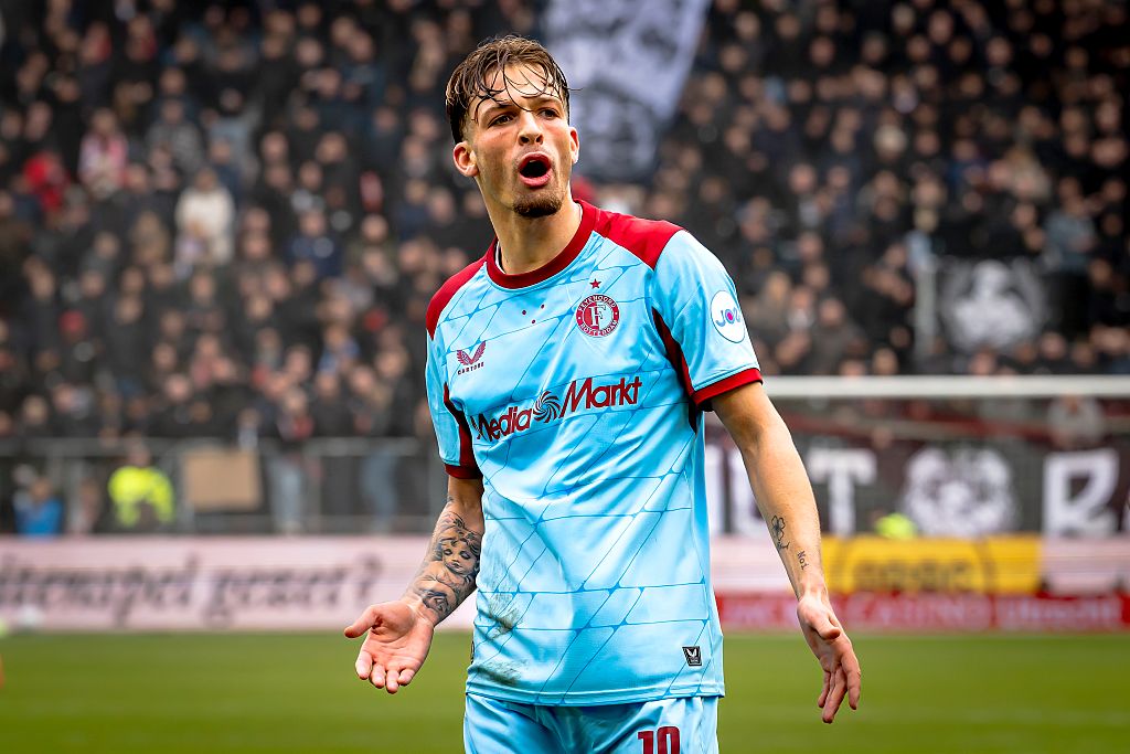 Eredivisie: a Feyenoord nagy nehezen kihasználta a PSV botlását, három pontot lefaragott a hátrányból – KÖRKÉP