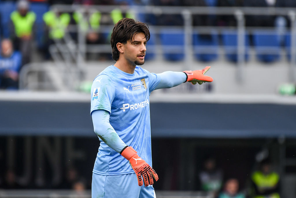 Buffon nyomdokain, új szerződést írt alá a Parma saját nevelésű kapusa – HIVATALOS