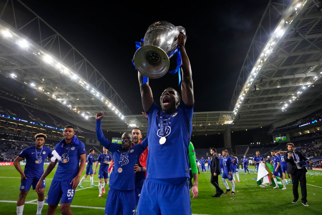 Átigazolások: az emírségekbe szerződött a BL-győztes hátvéd!