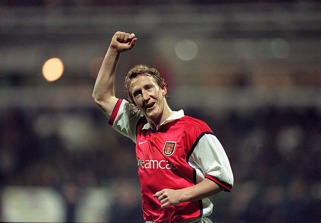 Ma 53 esztendős az Arsenal legendás középpályása, Ray Parlour!