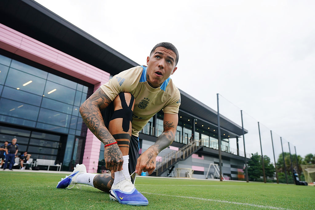 „Igyekszünk felelősségteljesen pályára lépni, bárki az ellenfél” – Enzo Fernández az argentinok gyengébb menetrendjéről