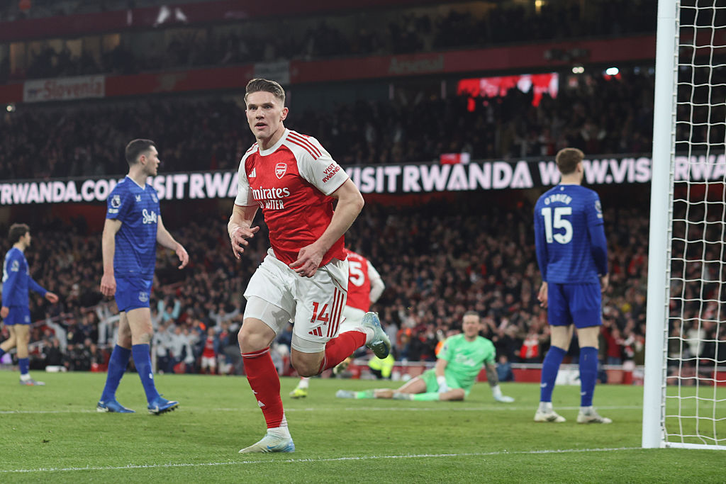 PL: az Arsenal csak a hajrában győzte le az Evertont, a Chelsea kikapott a Newcastle-től – videóval
