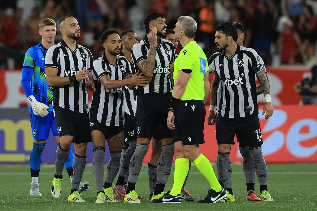 Campeonato Brasileiro: az újonc Athletico Paranaense háromgólos csapást mért a gyengélkedő Botafogóra – videóval