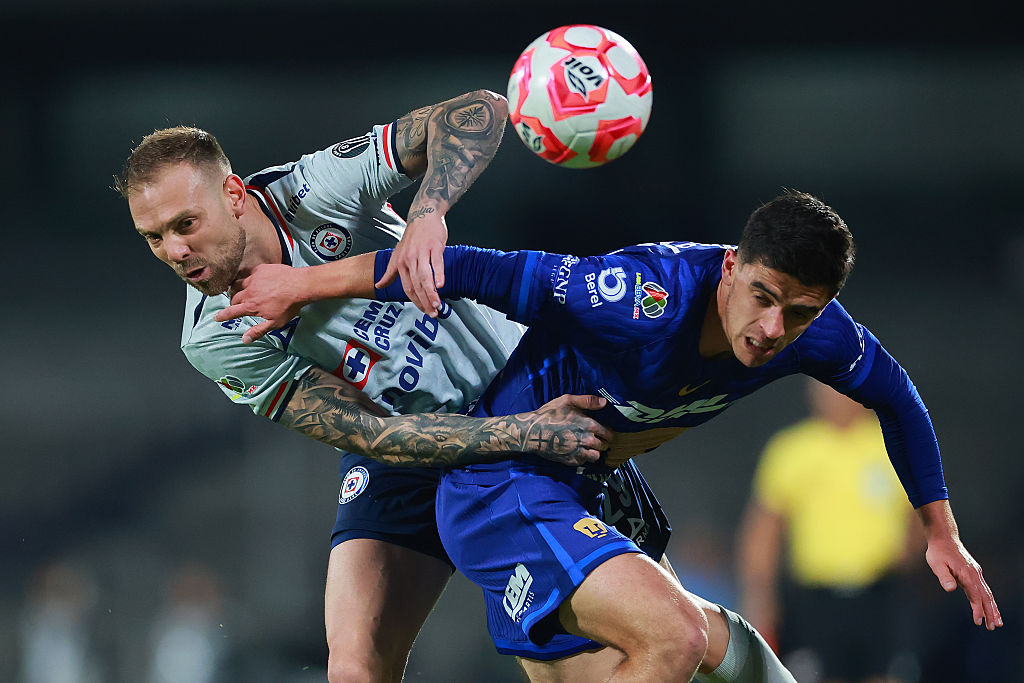 Liga MX: kétgólos hátrányból, tíz emberrel mentett pontot a Pumas a városi rangadón – videóval