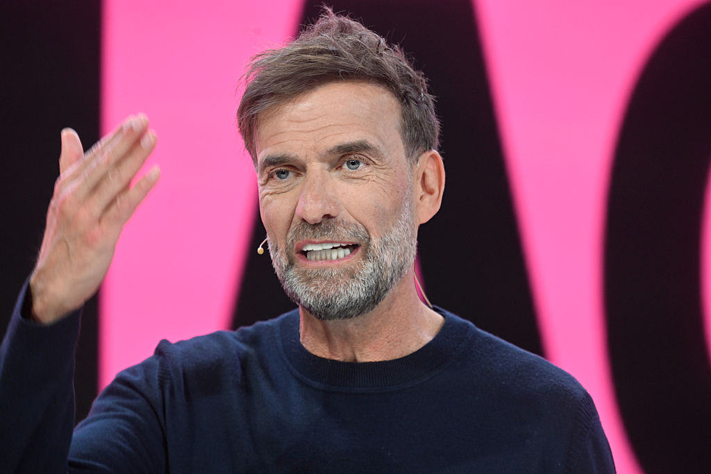 Jürgen Klopp elutasította a Real Madriddal kapcsolatos pletykákat, de nem zárkózik el a visszatéréstől