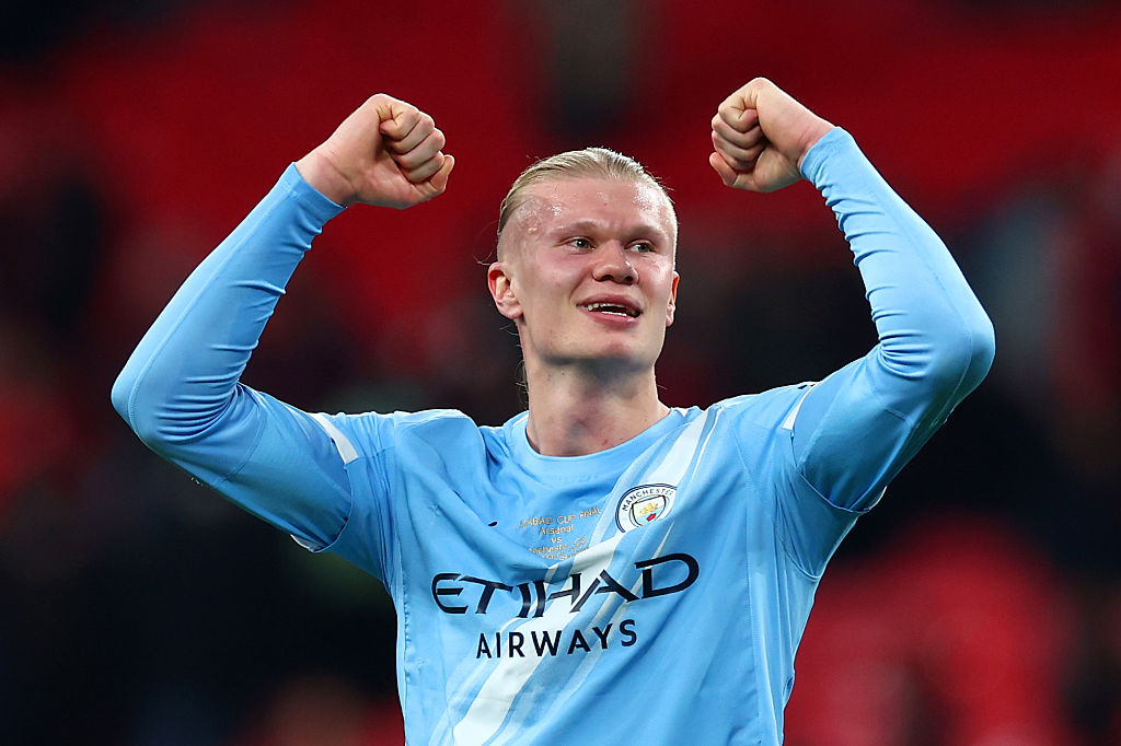 Haaland Norvégia legdrágább könyvével lepte meg szülővárosát