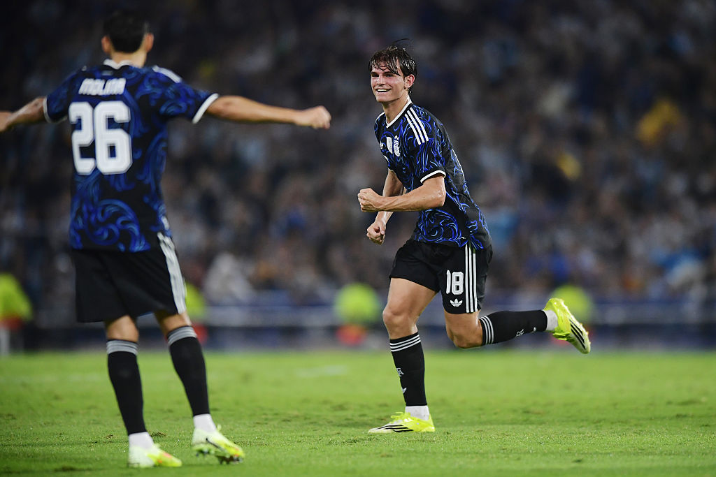 VIDEÓ: Paz fantasztikus szabadrúgásgóllal helyettesítette Messit