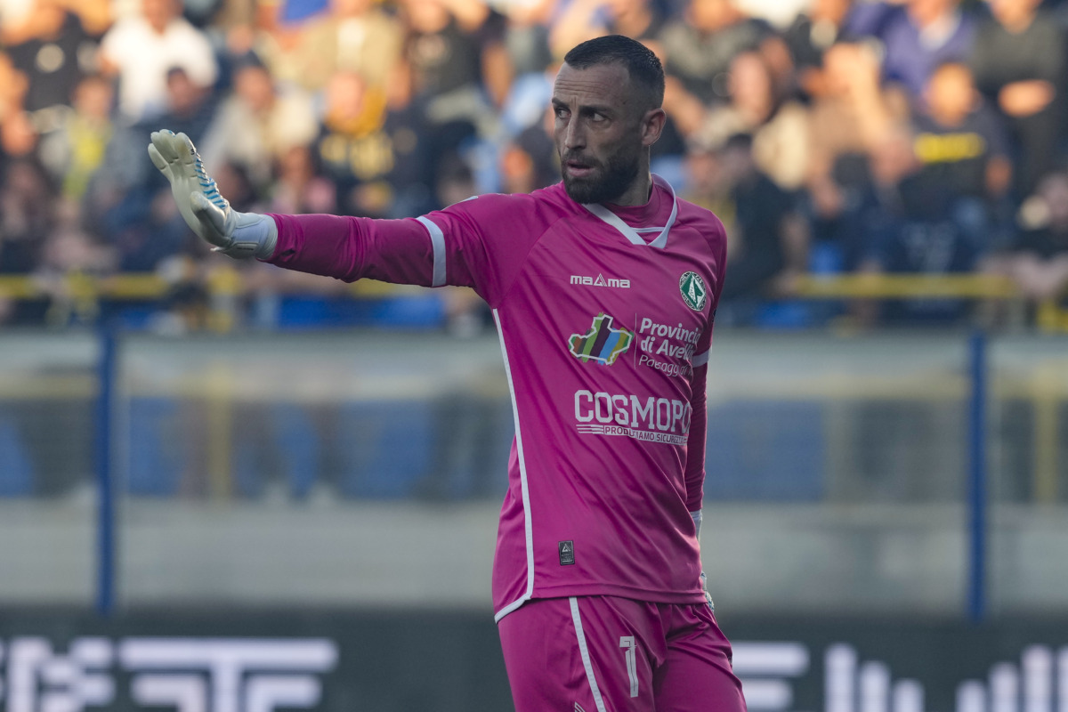 VIDEÓ: bravúros pontmentés egy 95. perces kapusgóllal