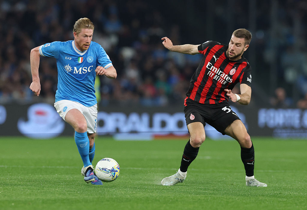 Serie A: a Napoli legyőzte az AC Milant, így a két csapat helyet cserélt a tabellán – videóval