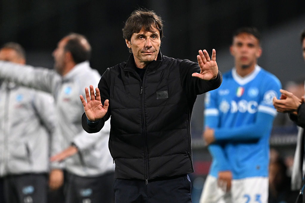 Conte az olasz válogatott kispadjáról: „Hízelgő, de még köt a szerződésem”