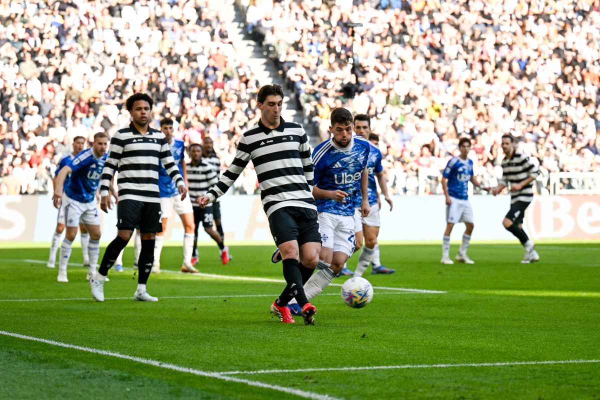 Serie A: ligán belül válthat csapatot a Juventus középpályása! – sajtóhír