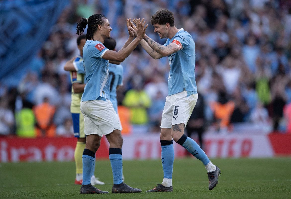 A Manchester City távozó védője egykori csapatához szerződhet – sajtóhír