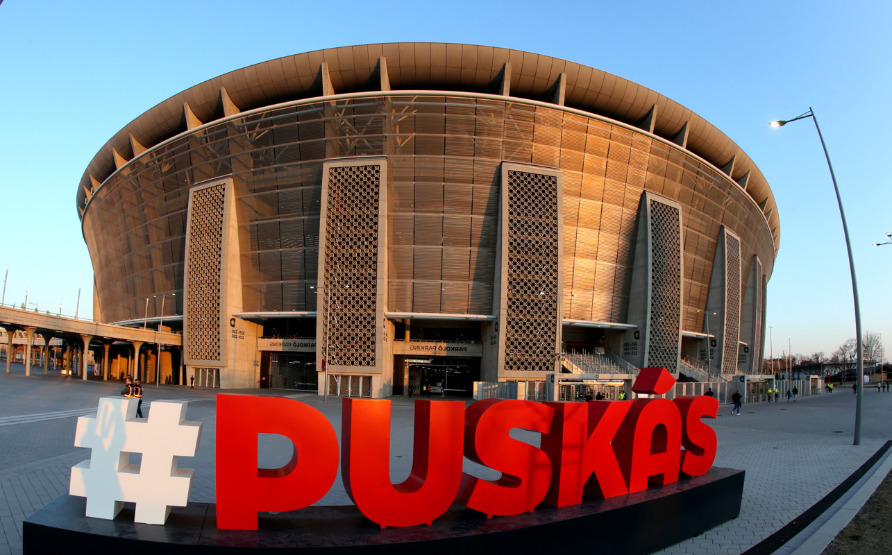 A Real Madrid fiataljai fejet hajtottak Puskás Ferenc emléke előtt