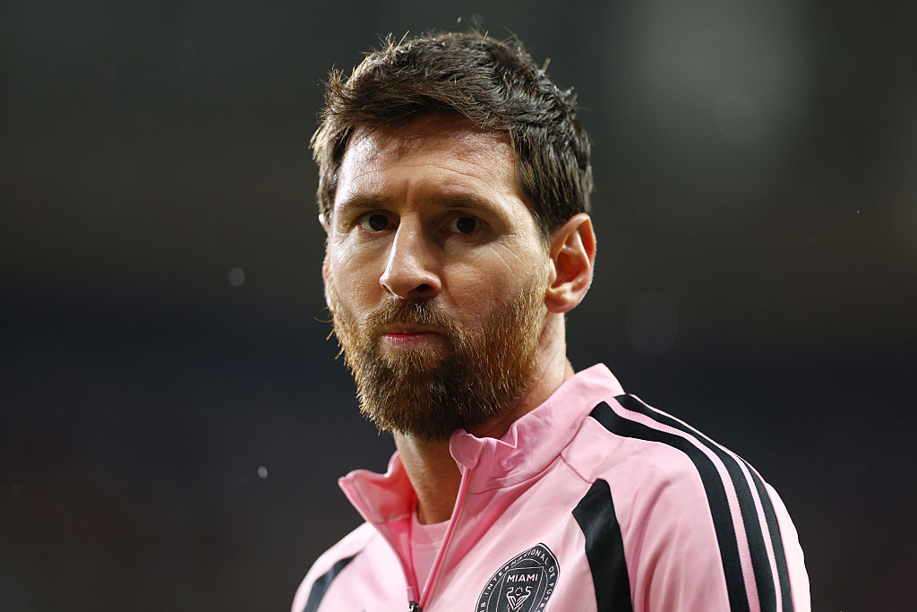 Messi visszatér Spanyolországba, de hiába várják Barcelonában